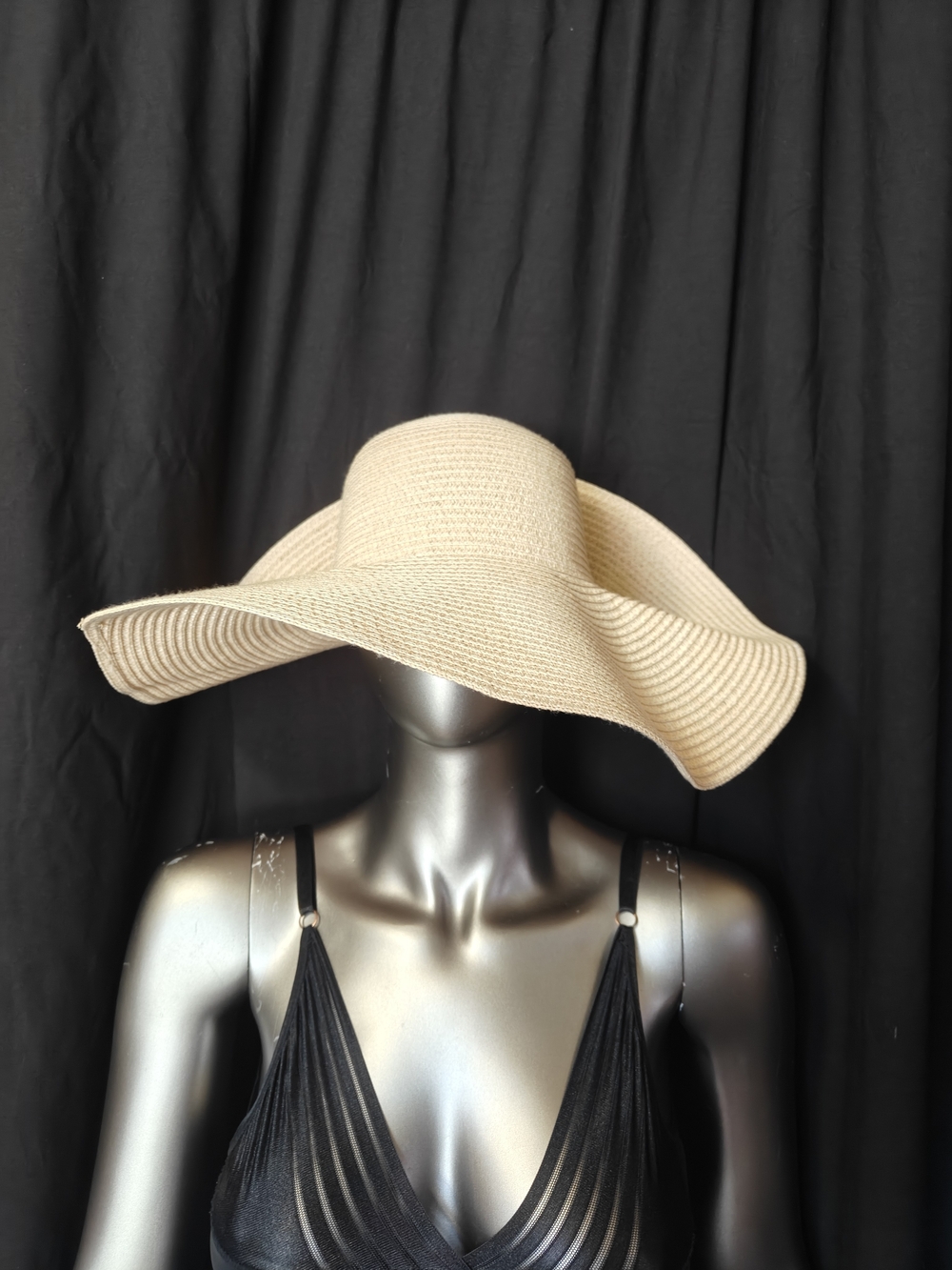Classic Wide-Brim Straw Sun Hat - Beige